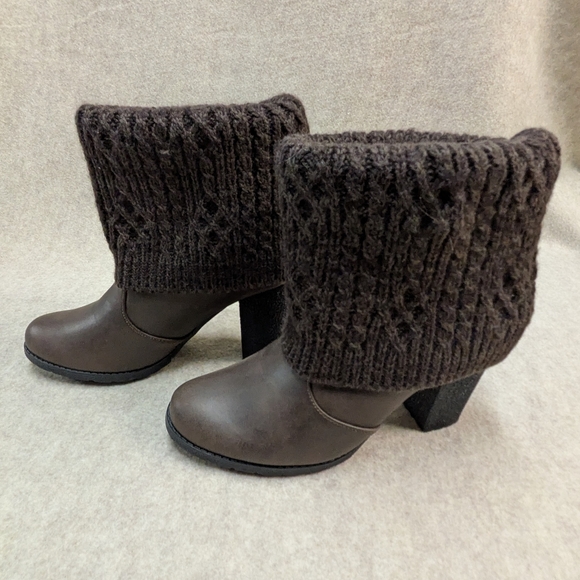 Muk Luks Shoes - Like New* Muk luks Brown Sweater Ankle Boots Size Women's 9